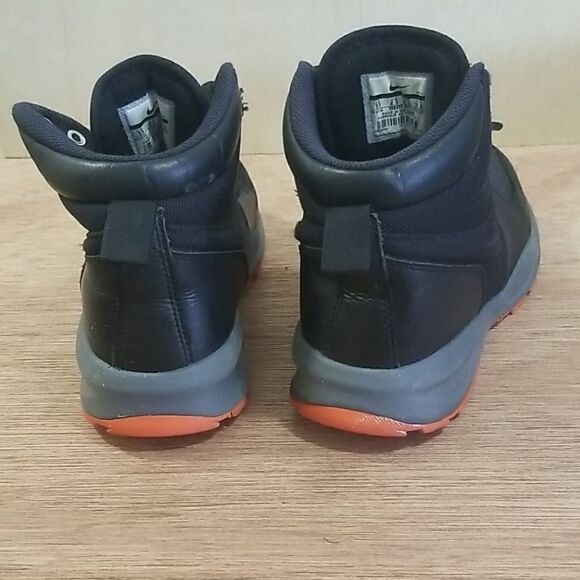 Nike - Manoa Mid Top Black 6.5 - Picture 3 of 8